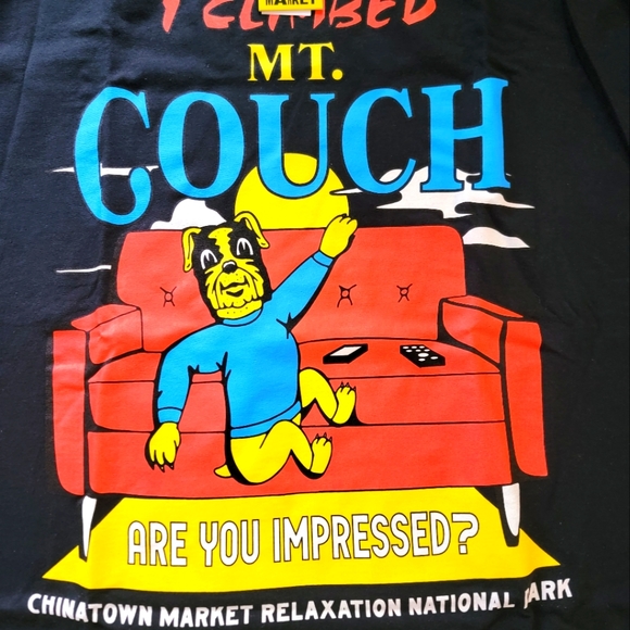 BRAND NEW Chinatown Market "I Climbed Mt. Couch" T-Shirt Mens Size XL - Picture 2 of 5